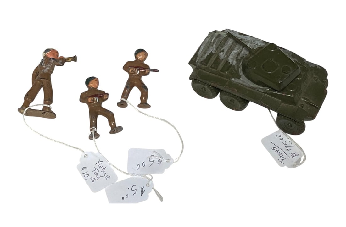 Vintage Barclay Maniol Lead Toy Soldiers and Vintage Brass Armored AR T-17: Nice Vintage Toys. Tank is brass and shows some paint loss. See photos for more.