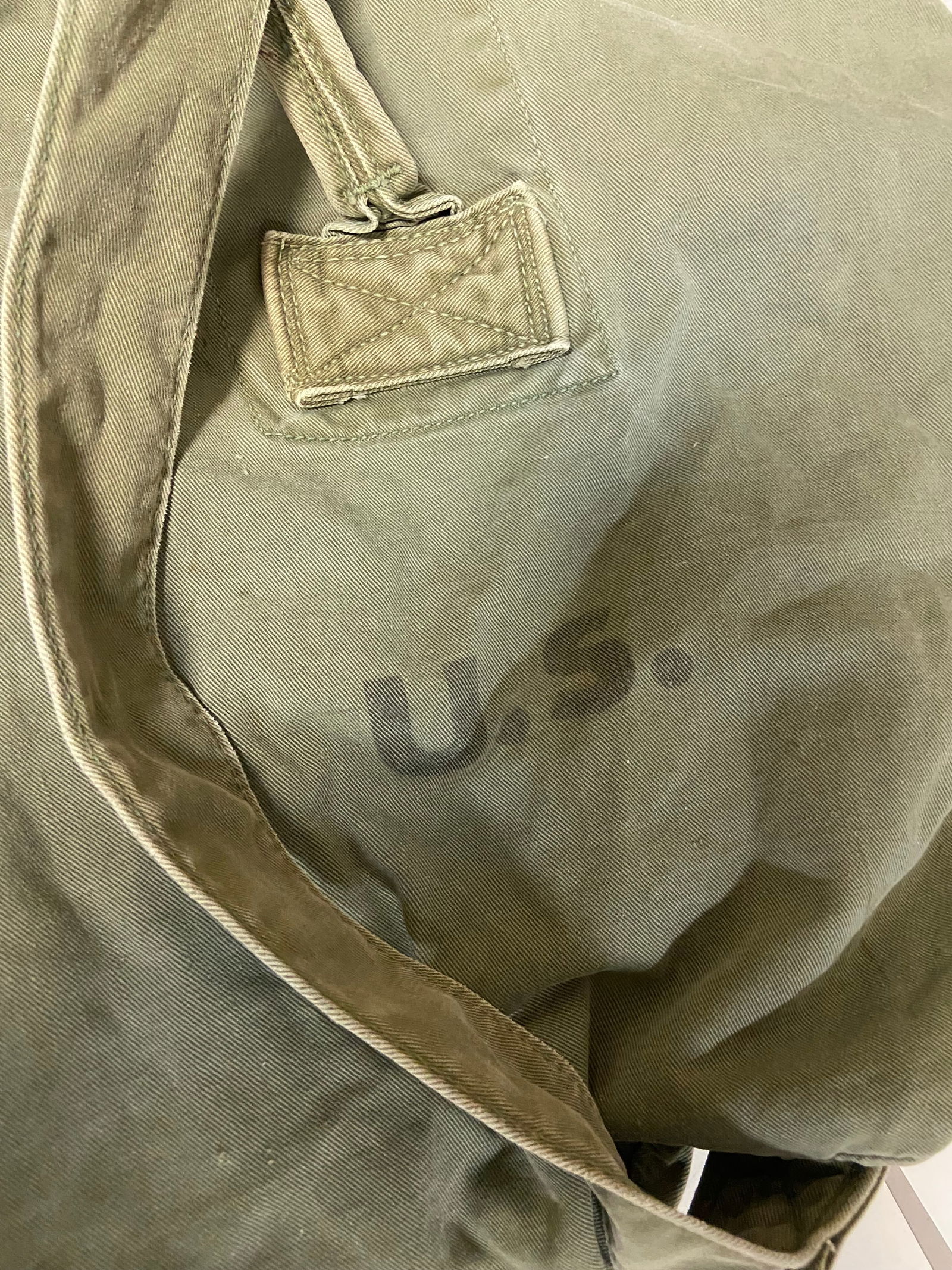 *Lot of US Mlilitary Laundry Bags. Some Named. - 12