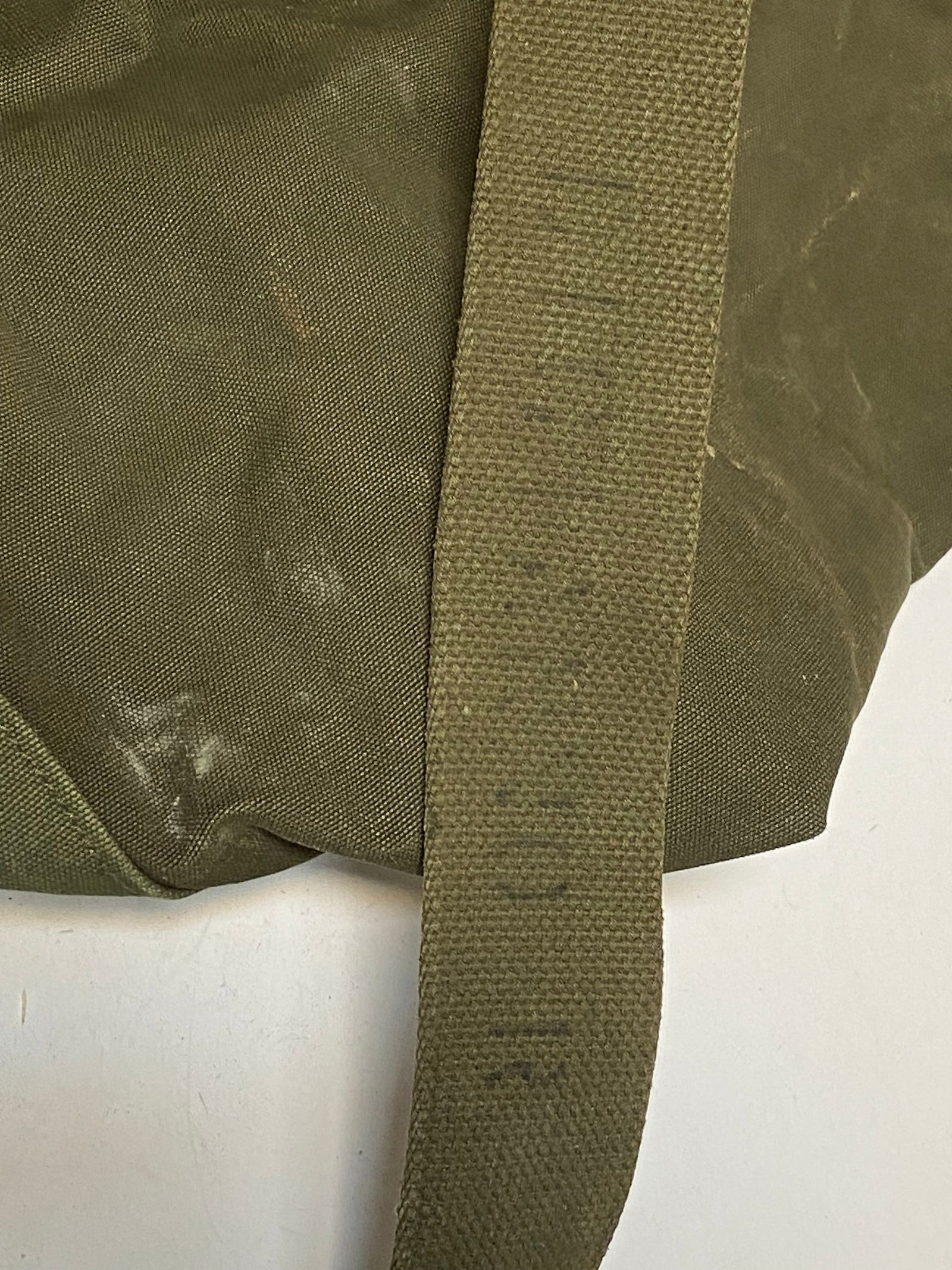 *Lot of US Mlilitary Laundry Bags. Some Named. - 8