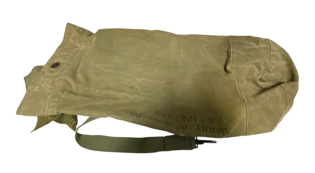 *Lot of US Mlilitary Laundry Bags. Some Named. - 9