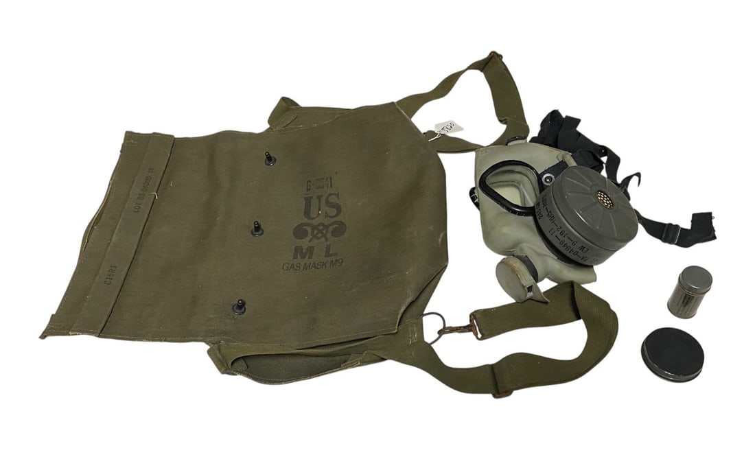 US Korean War Era ML Gas Mask M9 in Bag with Anti Dim Cloth and Canister: Good Condition. See Photos. 
