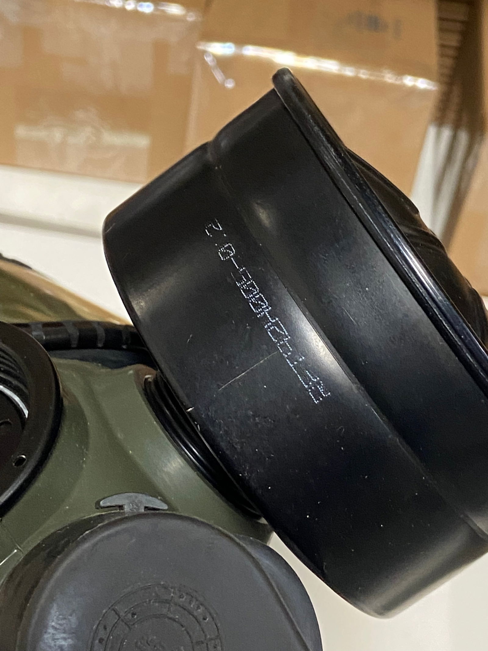 US Chemical Biological Field M40 Gas Mask in Bag with Manual - 9