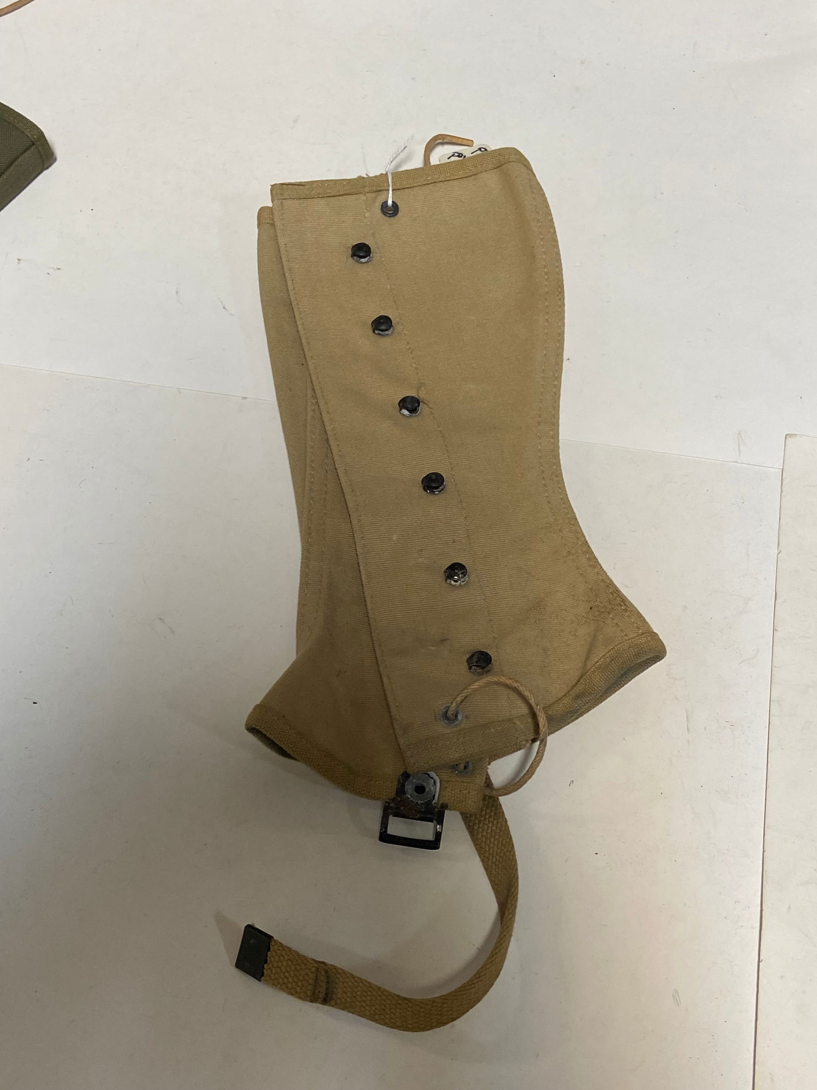 US WWII Set of (2) Leggings and (3) Puttee's. - 10