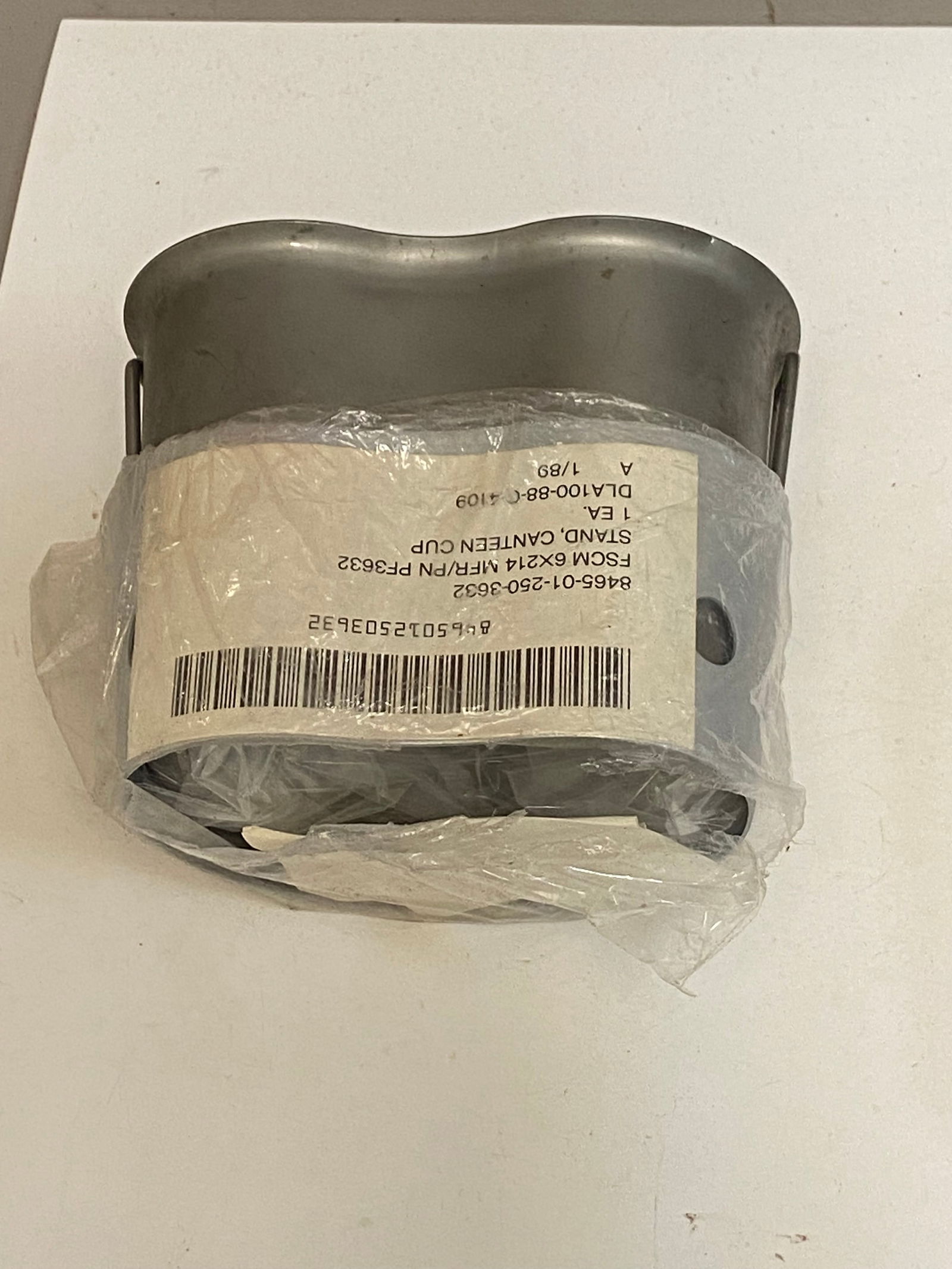 (5) Lot of Modern Canteens and (3) Carriers - 2