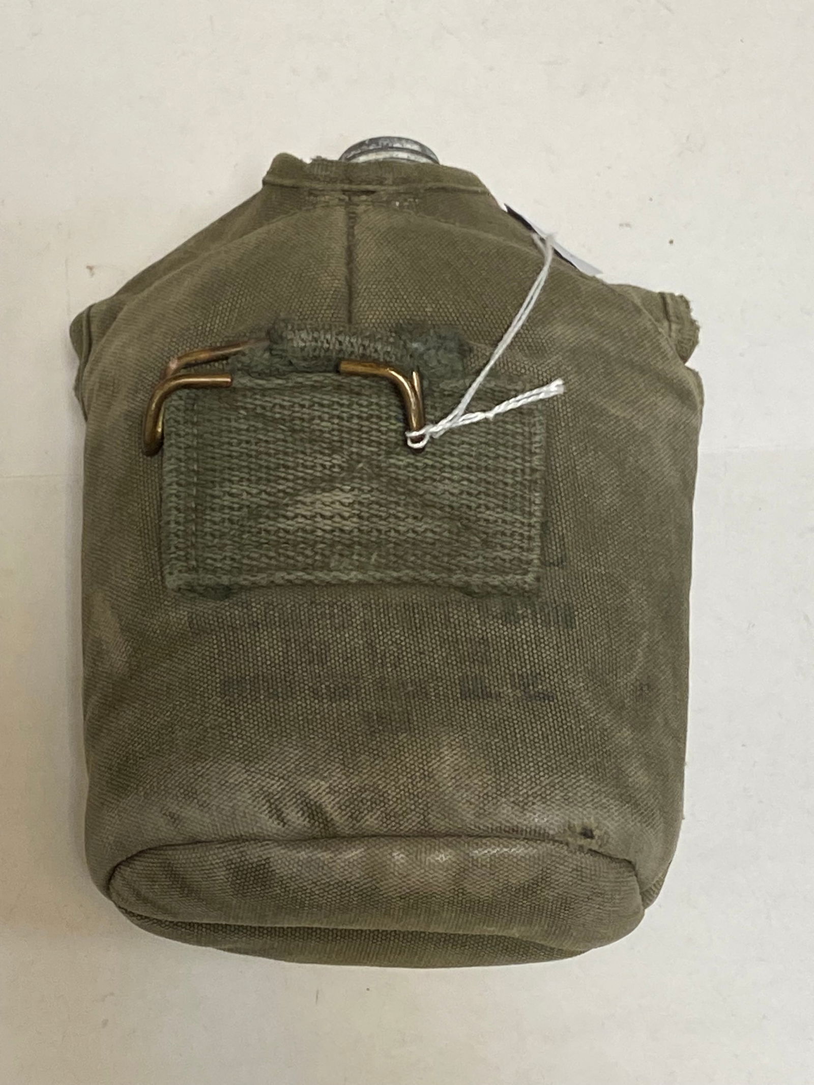 (5) Lot of Modern Canteens and (3) Carriers - 6