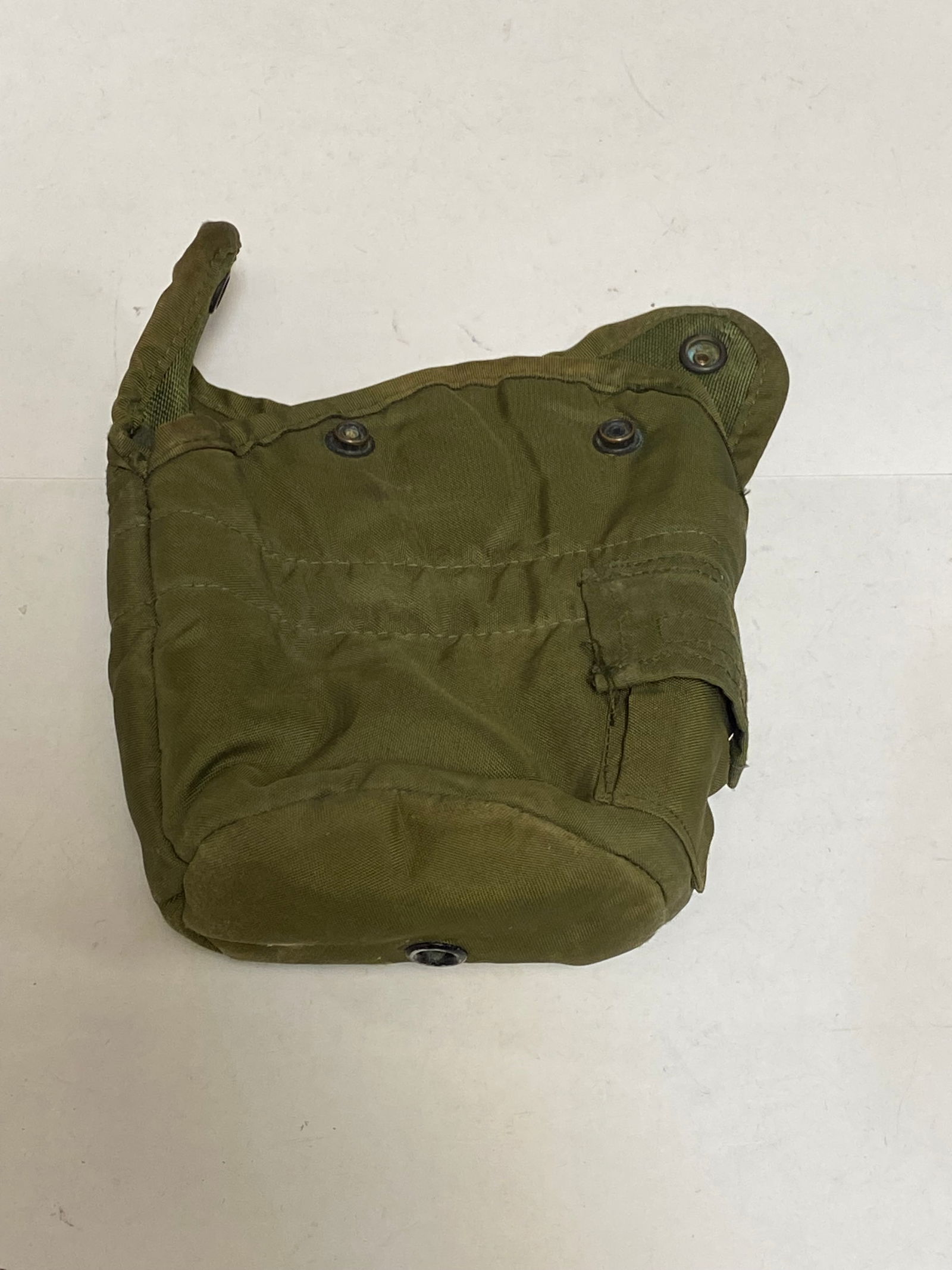 (5) Lot of Modern Canteens and (3) Carriers - 9