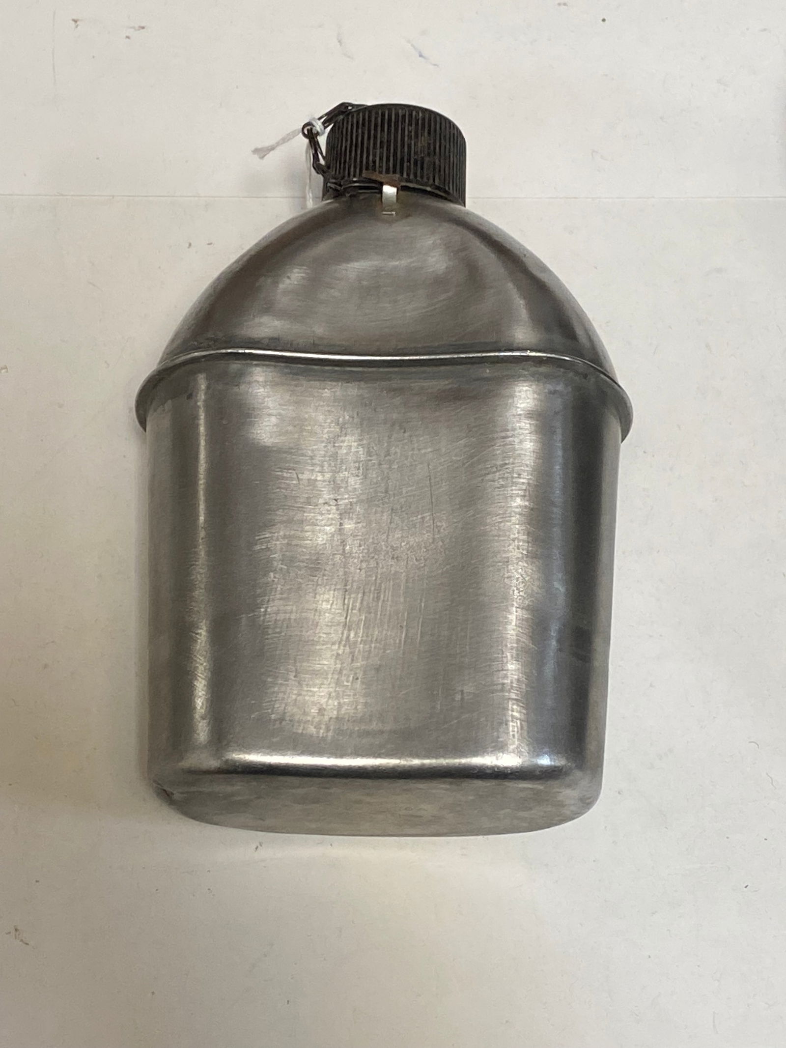 (3) US WWII Canteens and (1) Empty Canteen Carrier - 8