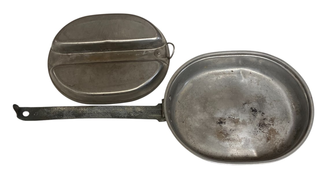 (8) US WWII Mess Kits - 19