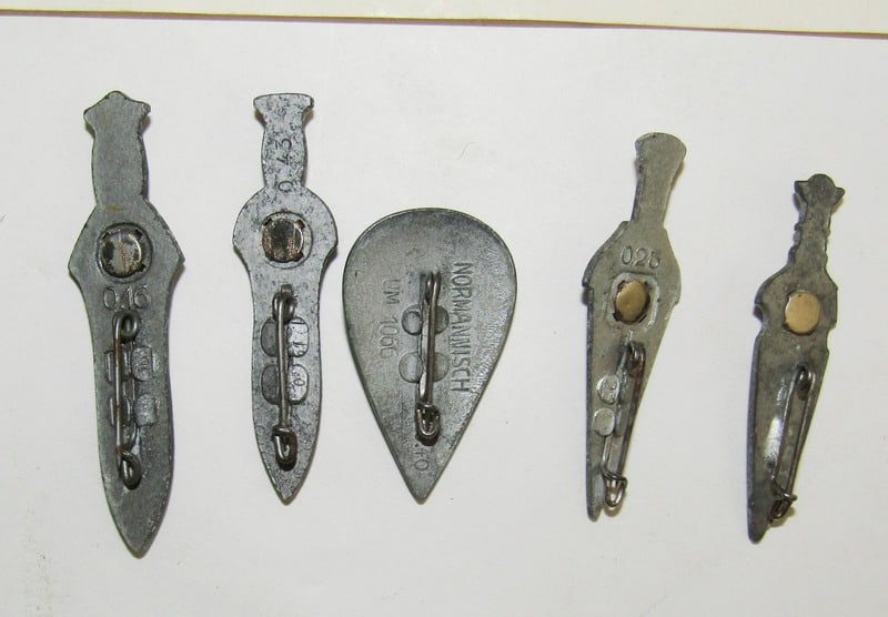 Original RARE German War Winter Relief Agency (WHW) Donation Campaign Poster w/ Donation "Trinkets" - 5