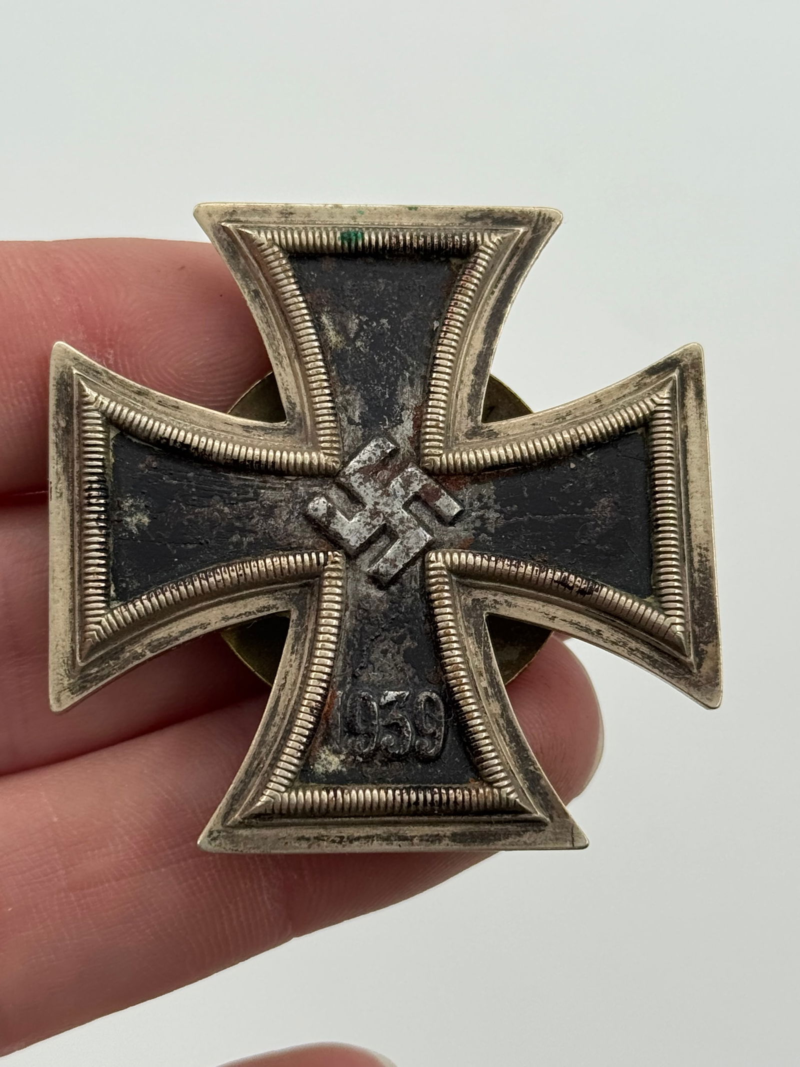 German WWII Boxed Iron Cross First Class 1939 Screwback by Alois Rettenmaier – LDO L59 - 4