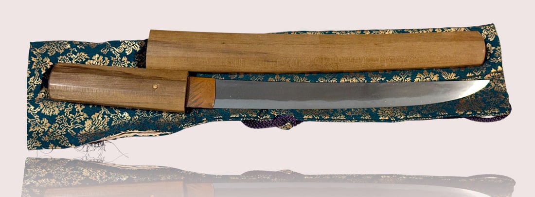 Japanese Shinto-Period Tant? Dagger — Mino Tradition, Shirasaya Mounts (1 of 13)