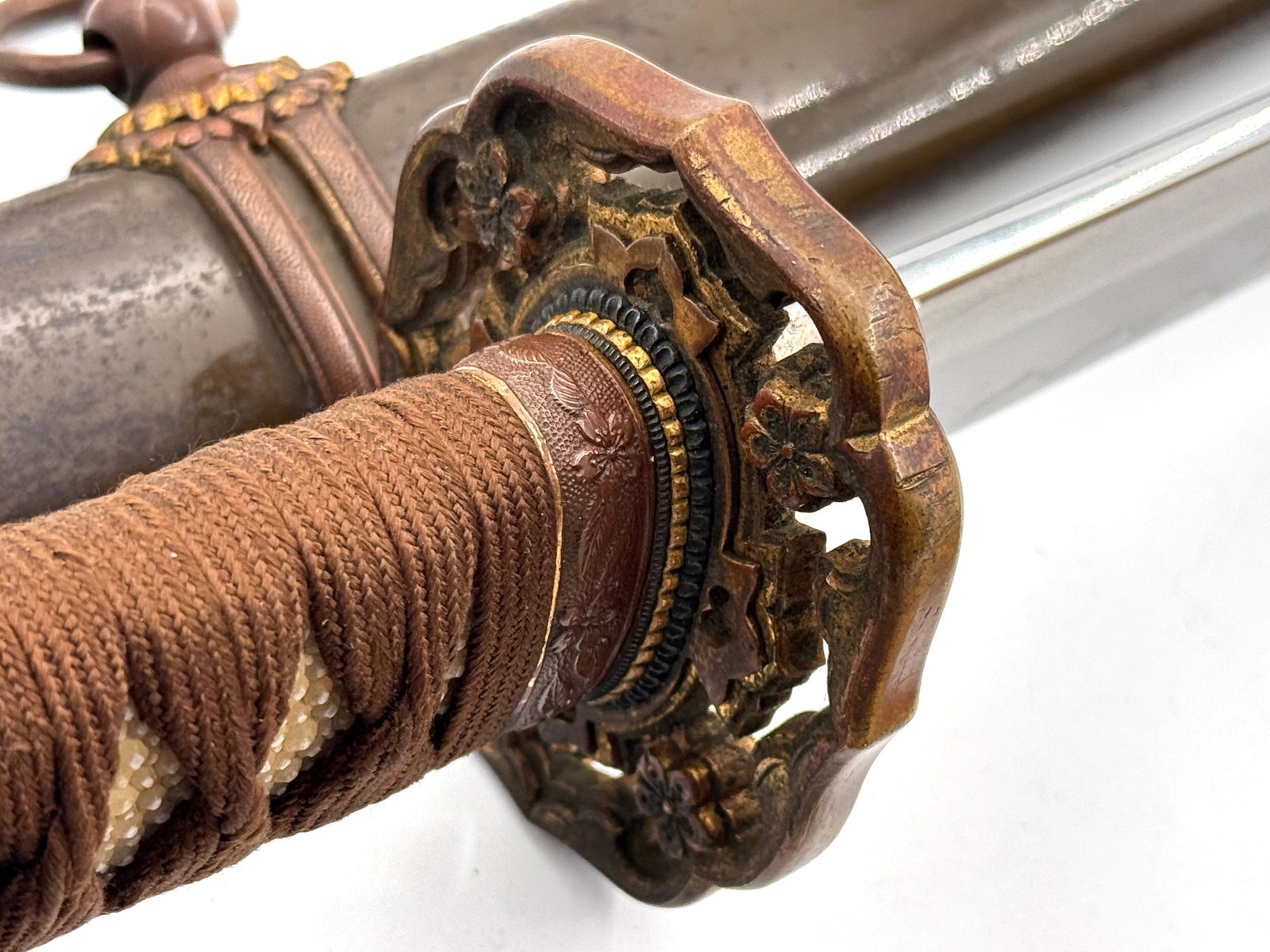 Japanese WWII Shin-Gunto Officer's Katana - Late Koto/Early-Shinto Sue-Mino School Blade/Shirasaya - 9