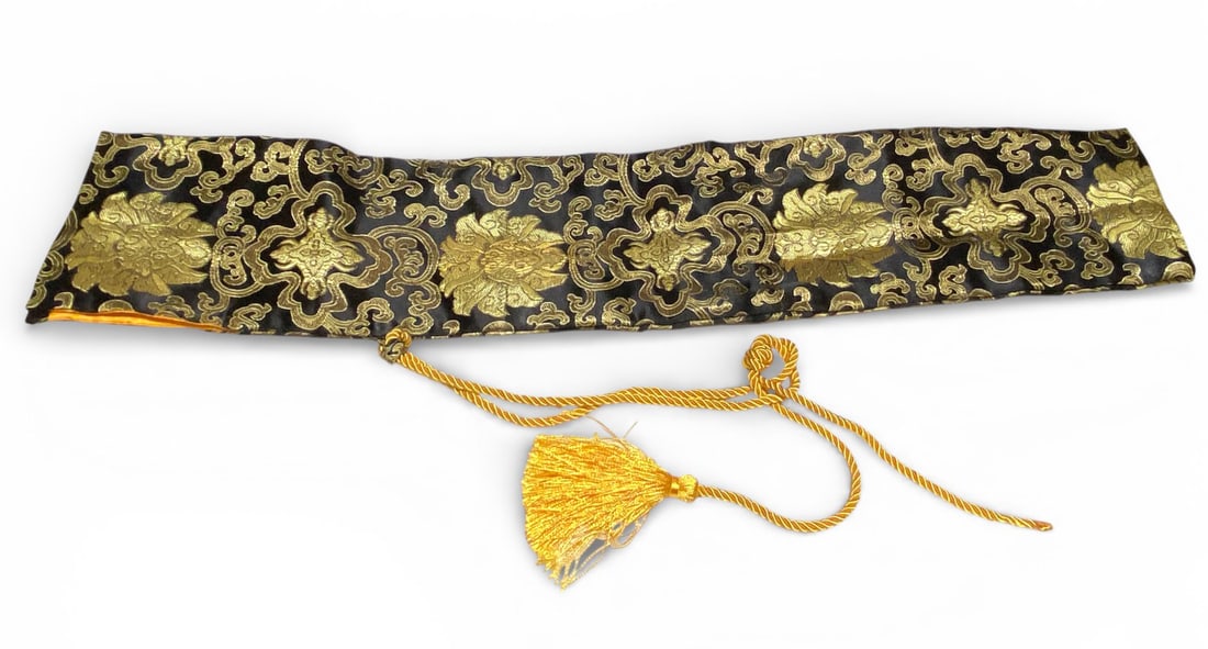 Japanese Sword Silk Slip Cover: This is a synthetic silk sword bag designed for carrying a Japanese katana, wakizashi, or tanto. Measures 27.5" Long
