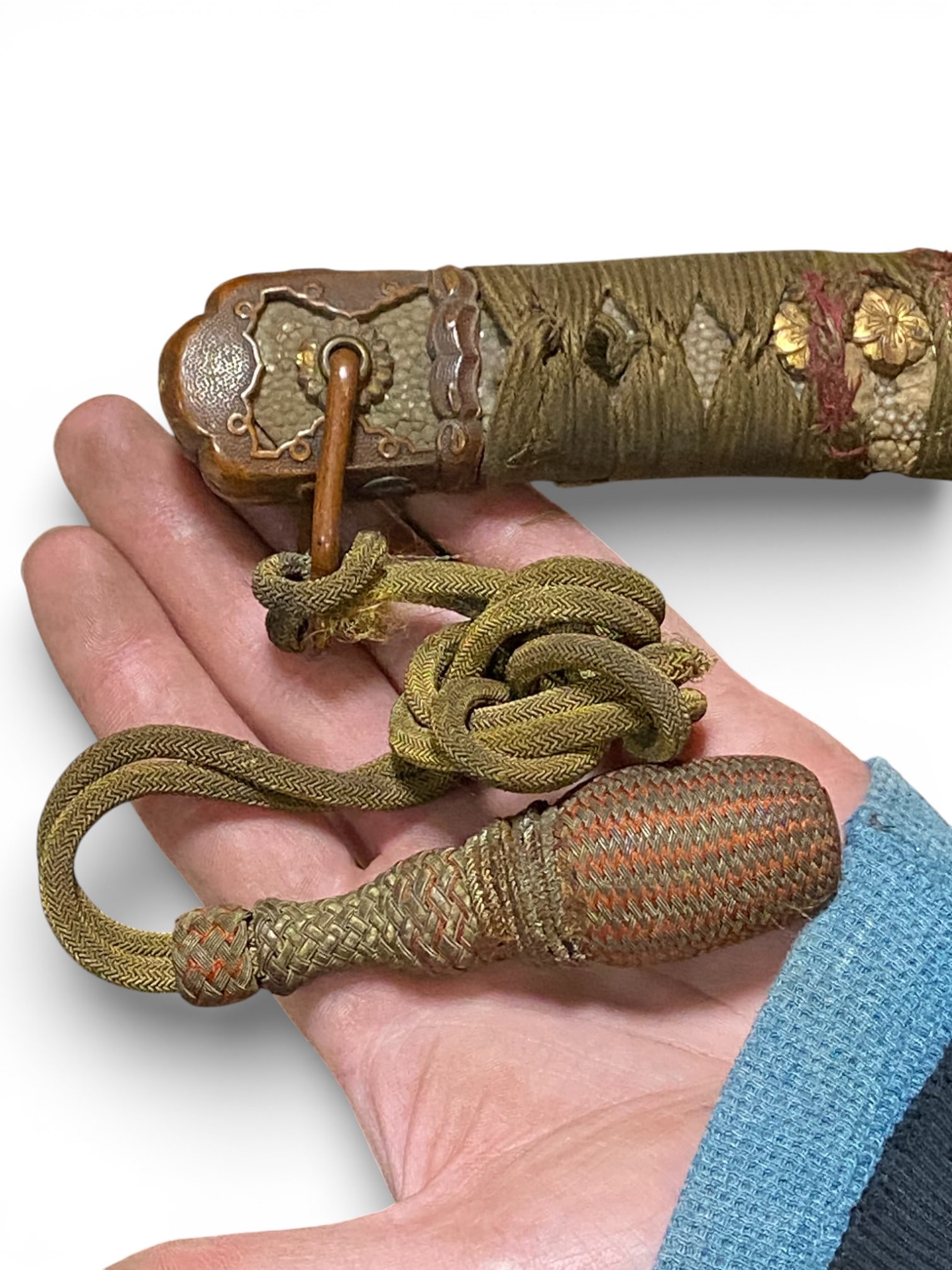 Original Japanese Military WWII Type 98 Shin-Gunto Katana Tsuka (Handle) w/Family Crest & Tassel - 5