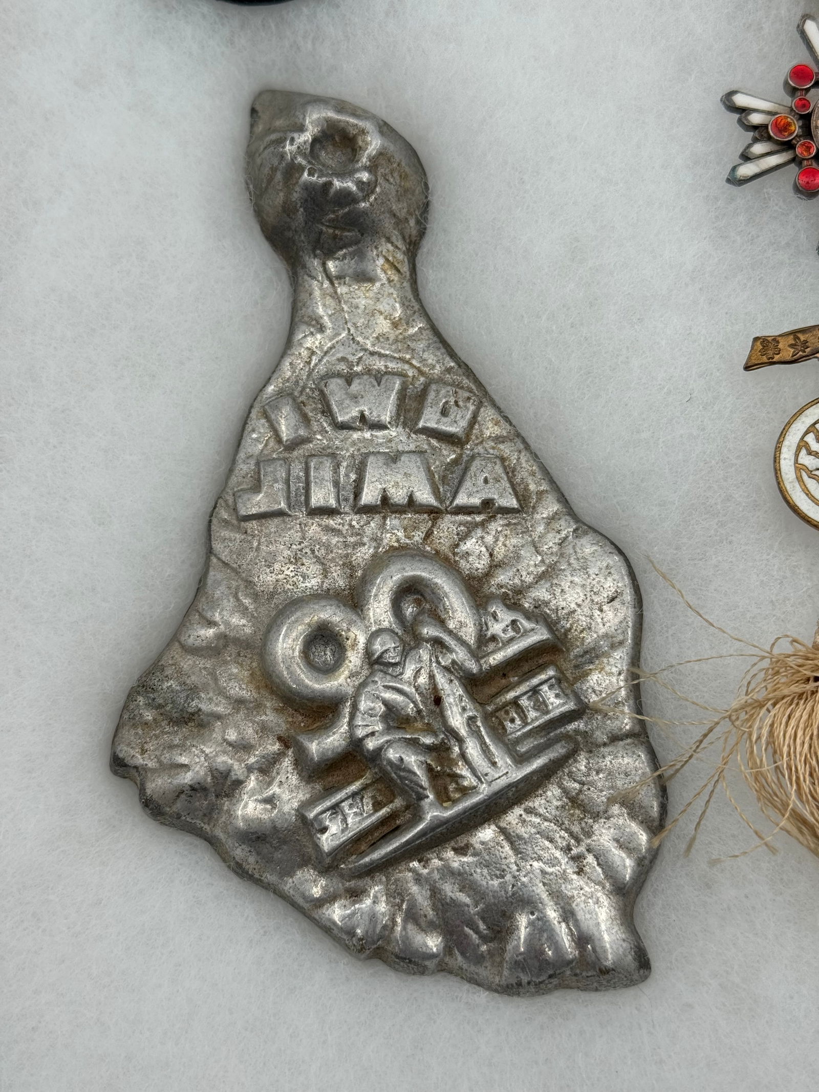 Lot of WWII-Period Japanese Insignia, Photos, Rising Sun Medal & More! - 8