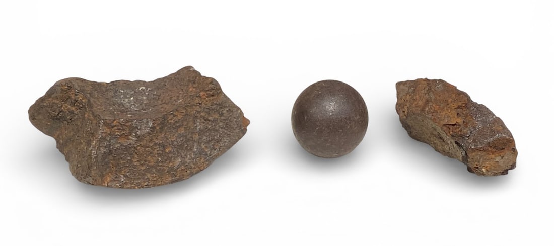 Civil War Cannon Ball Fragments and Complete Cannon Ball (1 of 15)