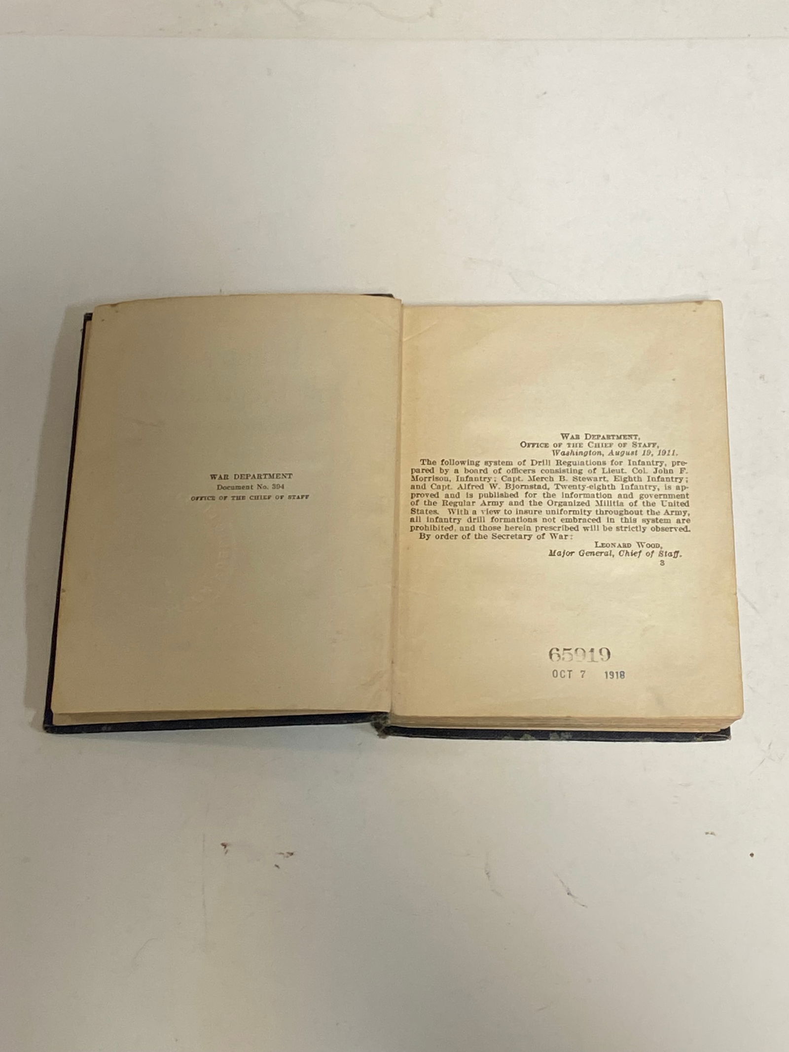 Various WWI Booklets and Pay Record Book - 9