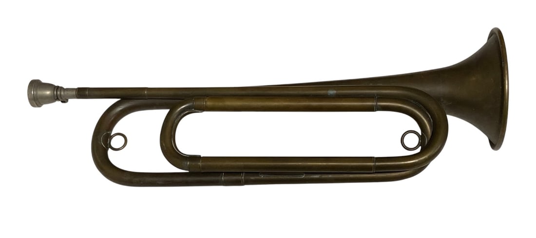 Interesting USQMC Conn US Regulation Brass Bugle with Mouthpiece (1 of 8)