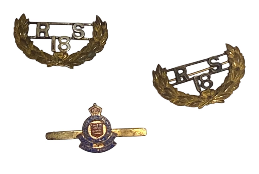 WWI US and England Pin Lot (1 of 5)