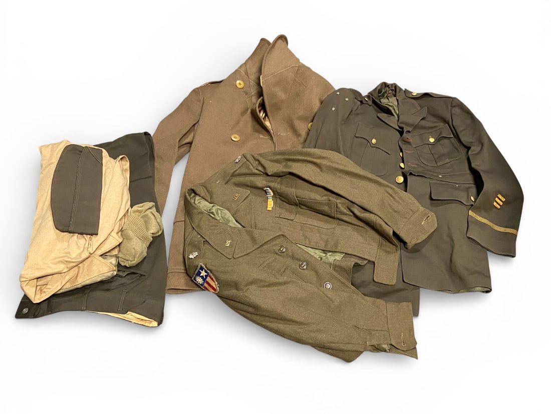 WWII Footlocker Belonging to Lt. Raymond Sumrell - 4