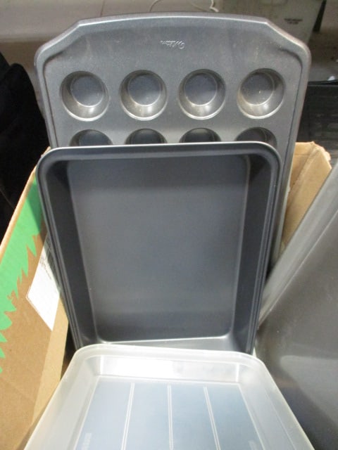 Baking Lot - Bundt Pans, Baking Sheet, Rolling Pin, Glass Casserole Dish, etc. - 2