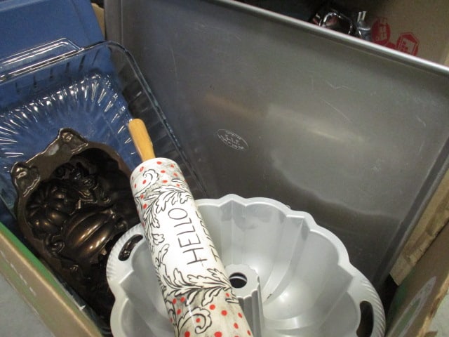 Baking Lot - Bundt Pans, Baking Sheet, Rolling Pin, Glass Casserole Dish, etc. - 7