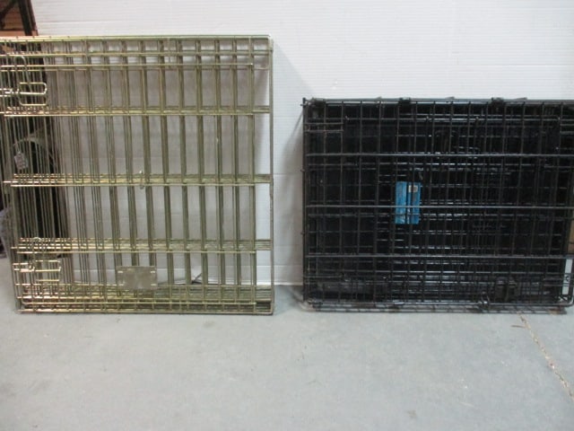 Small and Medium Metal Wire Pet Kennels (1 of 12)
