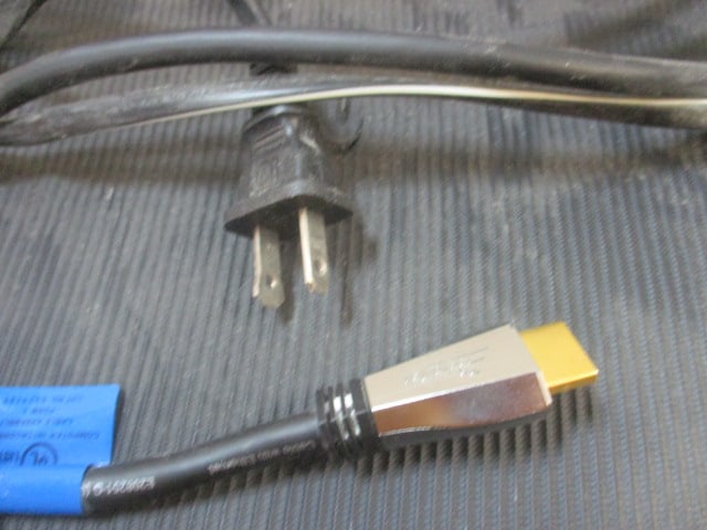 Samsung DVD Player with Remote - Model BD-J5900 - 5