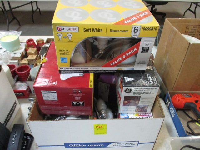 Lot of New Old Stock Light Bulbs - All Sizes (1 of 6)