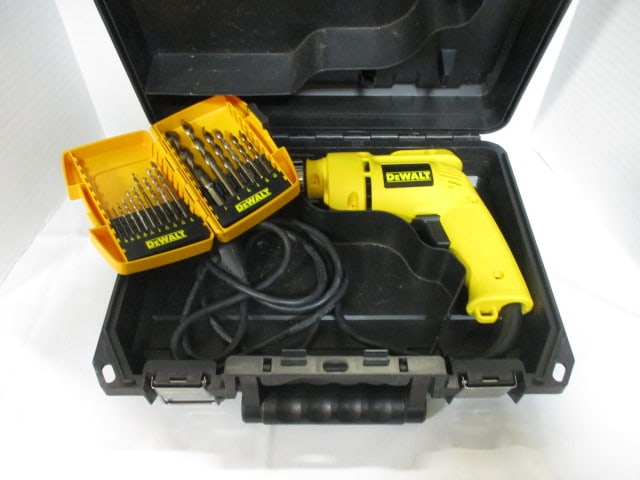 DeWalt DW106 Electric VSR Drill with Drill Bits in Plastic Case (1 of 7)