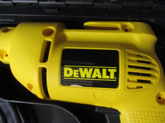 DeWalt DW106 Electric VSR Drill with Drill Bits in Plastic Case - 2
