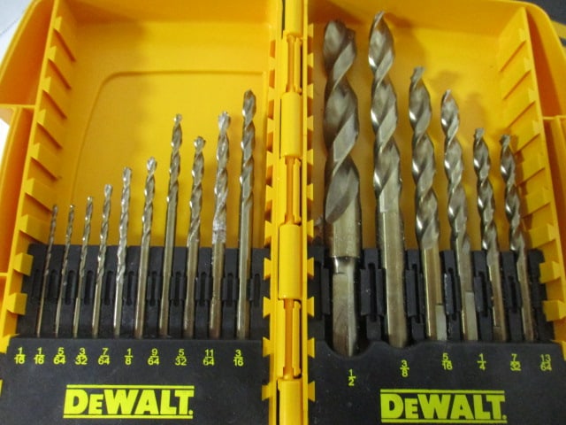 DeWalt DW106 Electric VSR Drill with Drill Bits in Plastic Case - 7