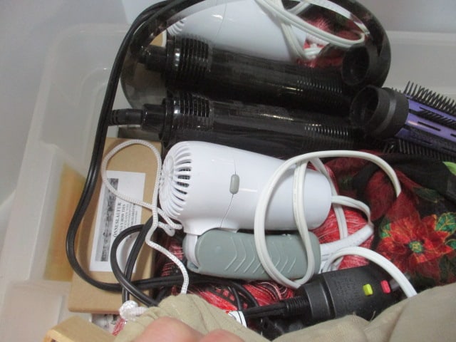 Lot of Scarves, Japanese Hand Fan, Magnifying Mirror, Curling Iron, Steamer, etc. - 4