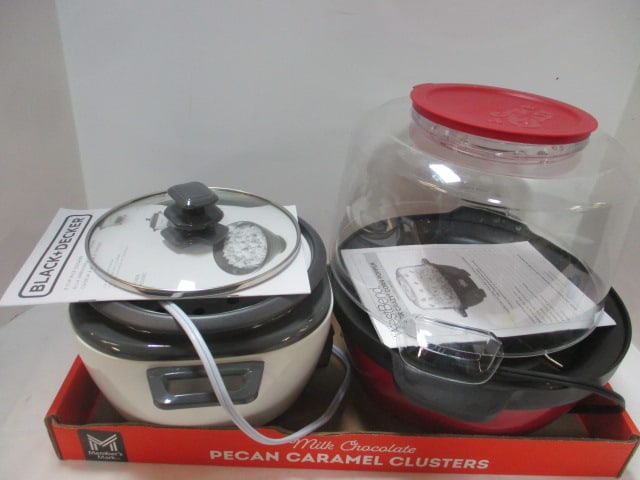 West Bend Stir Crazy Corn Popper and Black and Decker Rice Cooker: both power on 