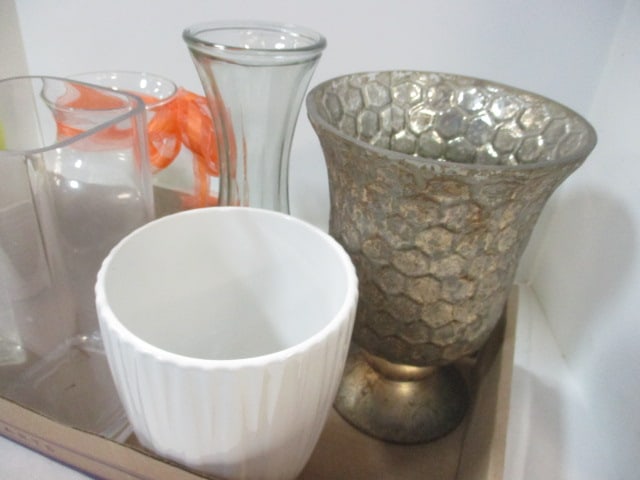 Lot of Glass and Ceramic Vases - 4