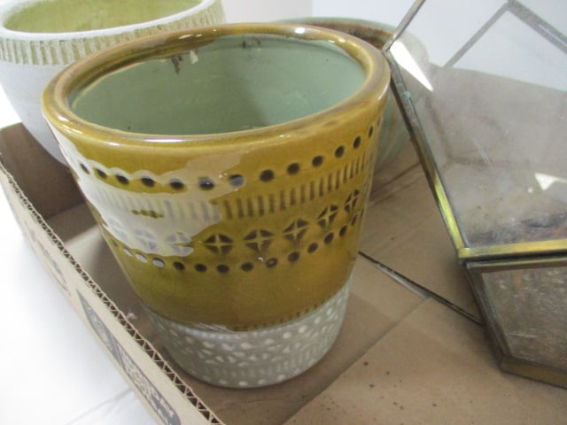 3 Ceramic Pottery Flower Pots and Glass with Brass Geometric Terrarium - 2