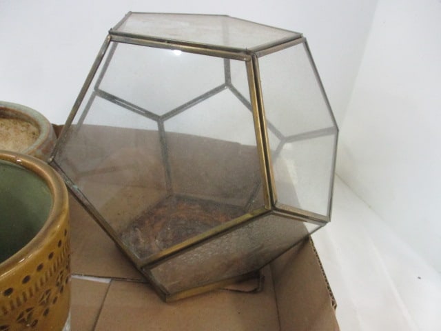 3 Ceramic Pottery Flower Pots and Glass with Brass Geometric Terrarium - 4