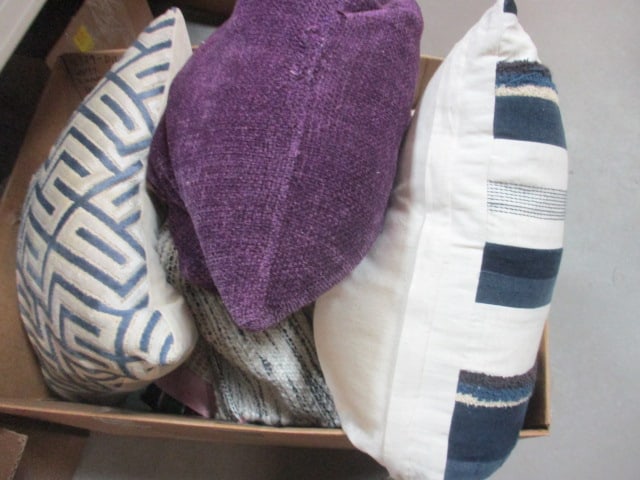 Large Lot of Throw Pillows, Blankets, and Small Area Rugs (1 of 4)