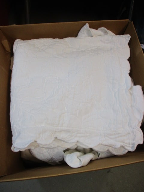 Cotton Club White Cotton Matelasse King Bedspread, Pillow Shams, and: Dust ruffle