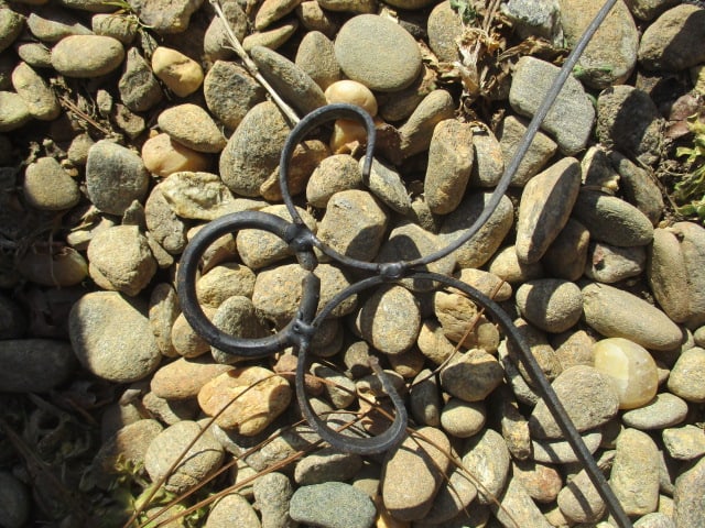 Wrought Iron Topiary Plant Trellis and Metal Plant Wall Pocket - 5