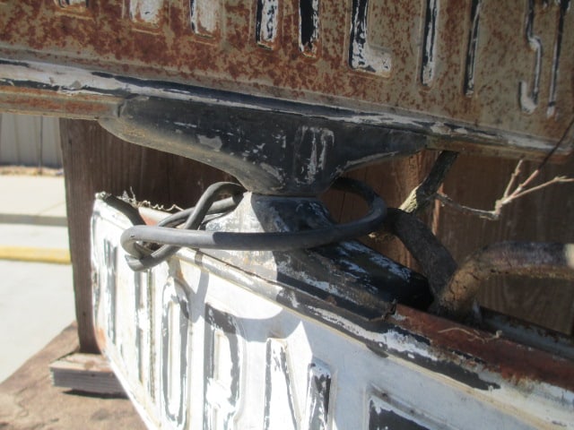 Vintage "W. Horne Av." and "N. Barrett St." Metal Street Sign - 6