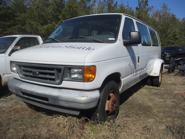 2004 Ford E-Series E-350 XL Super Duty Dual Axel Passenger Van - 2