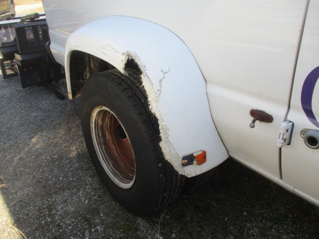 2004 Ford E-Series E-350 XL Super Duty Dual Axel Passenger Van - 8