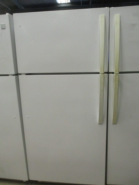 Kenmore White Top Mount Refrigerator (1 of 11)