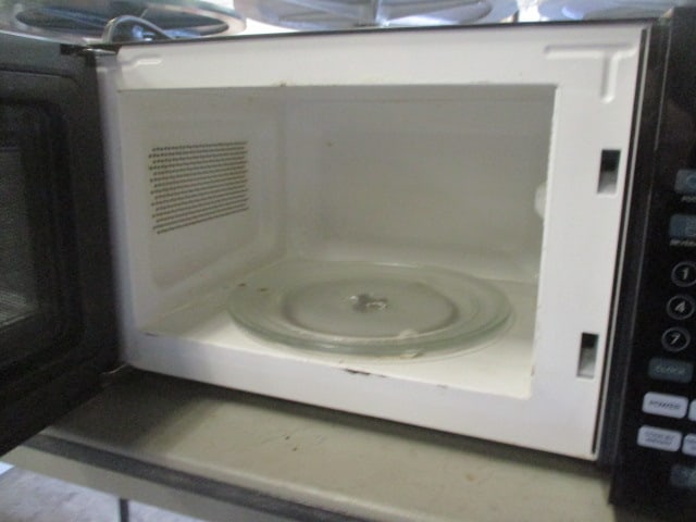 Black Commercial Chef 1100 Watt Microwave - 4