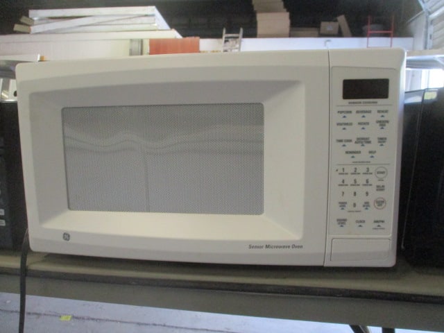 White GE Sensor Microwave (1 of 8)