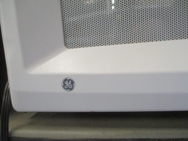 White GE Sensor Microwave - 3