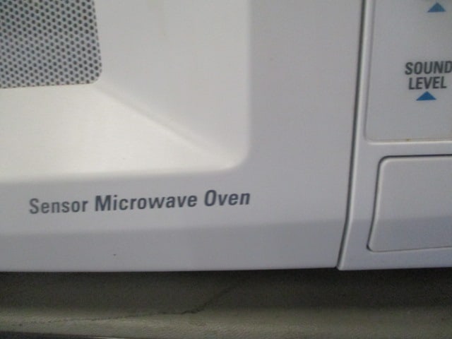 White GE Sensor Microwave - 4