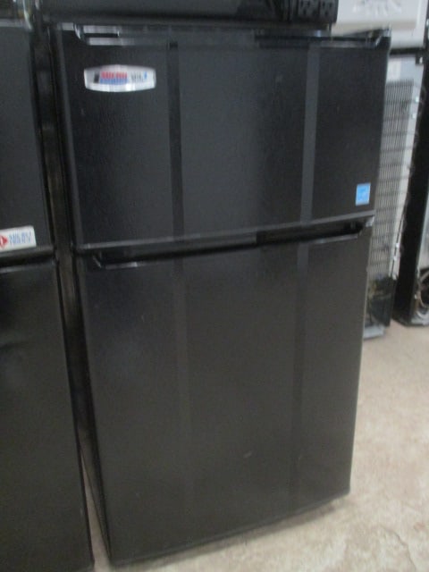 Micro Fridge Compact Refrigerator/Microwave Combo with Safe Plug - 5