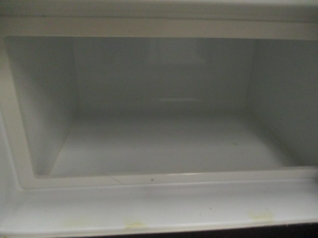 Micro Fridge Compact Refrigerator/Microwave Combo with Safe Plug - 9